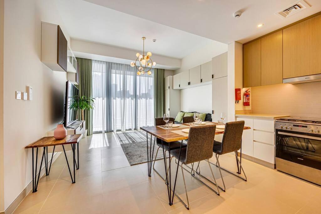Luxury View-1bd-52/42 *