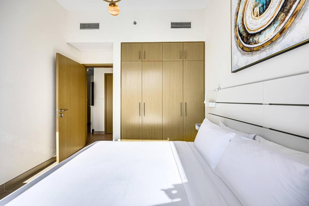 Luxury View-1bd-52/42 Apartment *