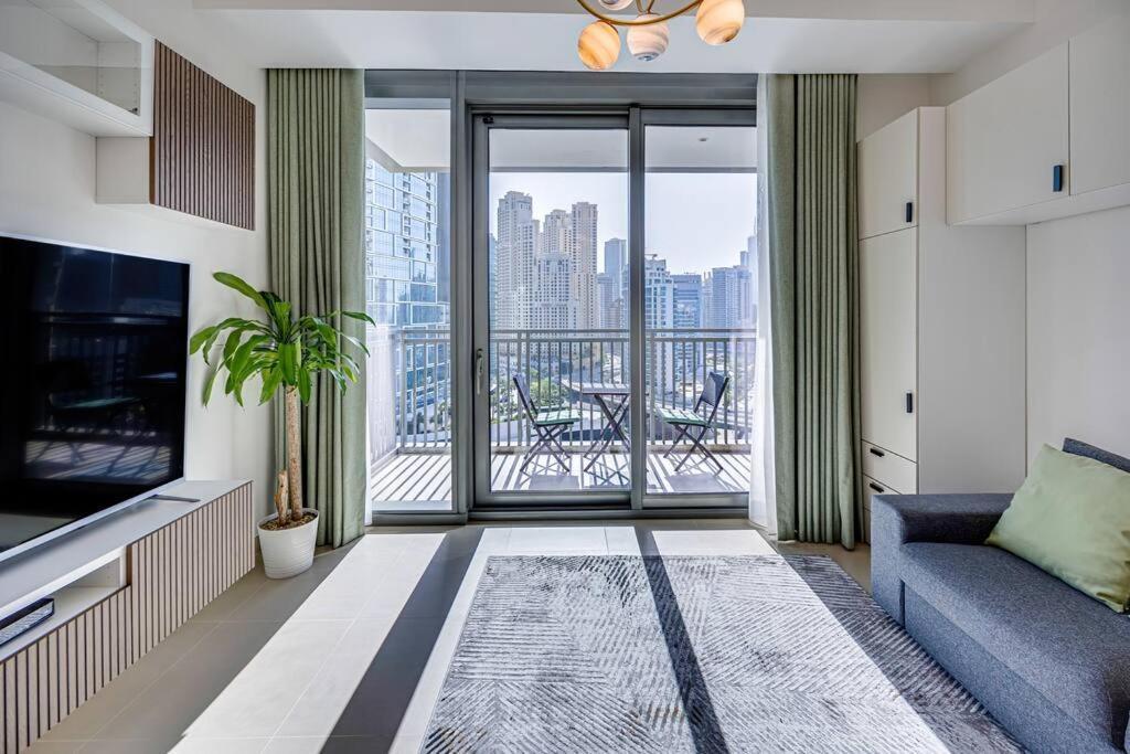 Luxury View-1bd-52/42 Apartment *