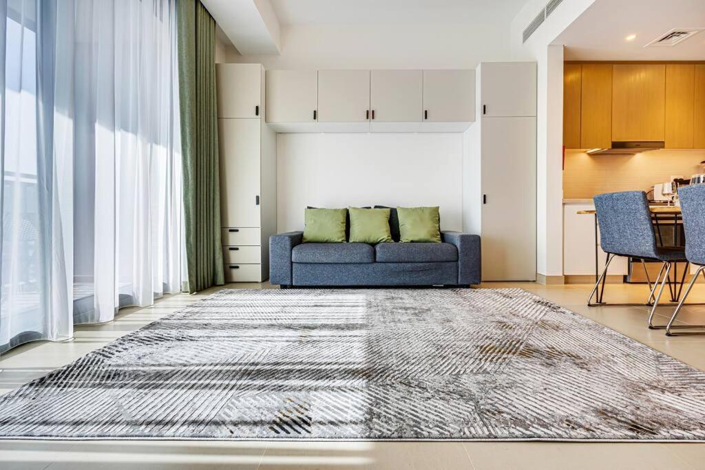 Luxury View-1bd-52/42 Apartment Dubai